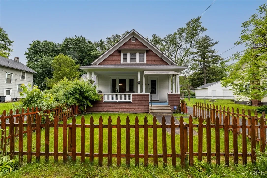 118 Smith Road, Syracuse, New York 13207, Syracuse, New York 13207, 4 Bedrooms Bedrooms, 7 Rooms Rooms,1 BathroomBathrooms,Residential,Closed,118 Smith Road, Syracuse, New York 13207,S1611596