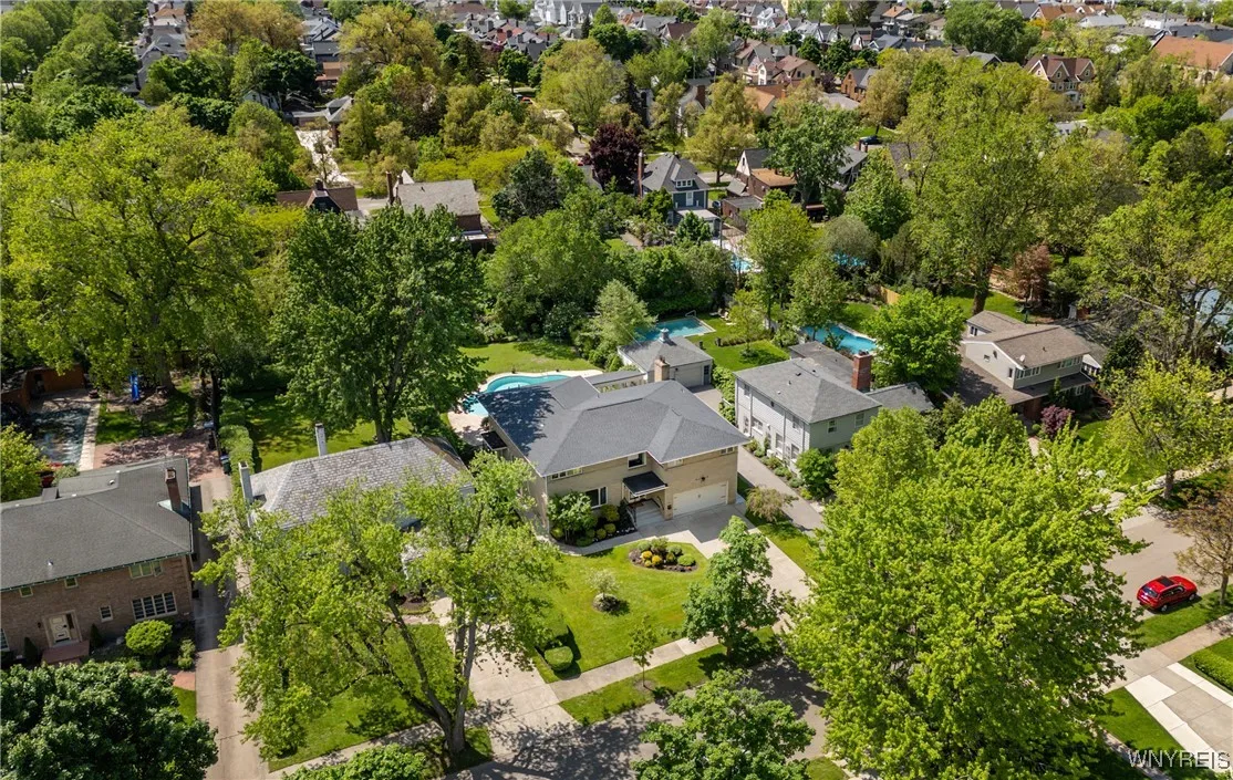 62 Hallam Road, Buffalo, New York 14216, Buffalo, New York 14216, 4 Bedrooms Bedrooms, 10 Rooms Rooms,3 BathroomsBathrooms,Residential,For Sale,62 Hallam Road, Buffalo, New York 14216,0,B1608839