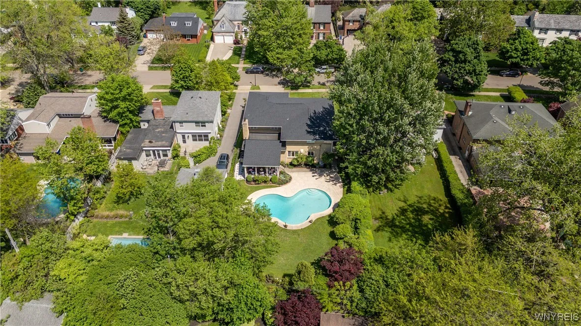 62 Hallam Road, Buffalo, New York 14216, Buffalo, New York 14216, 4 Bedrooms Bedrooms, 10 Rooms Rooms,3 BathroomsBathrooms,Residential,For Sale,62 Hallam Road, Buffalo, New York 14216,0,B1608839