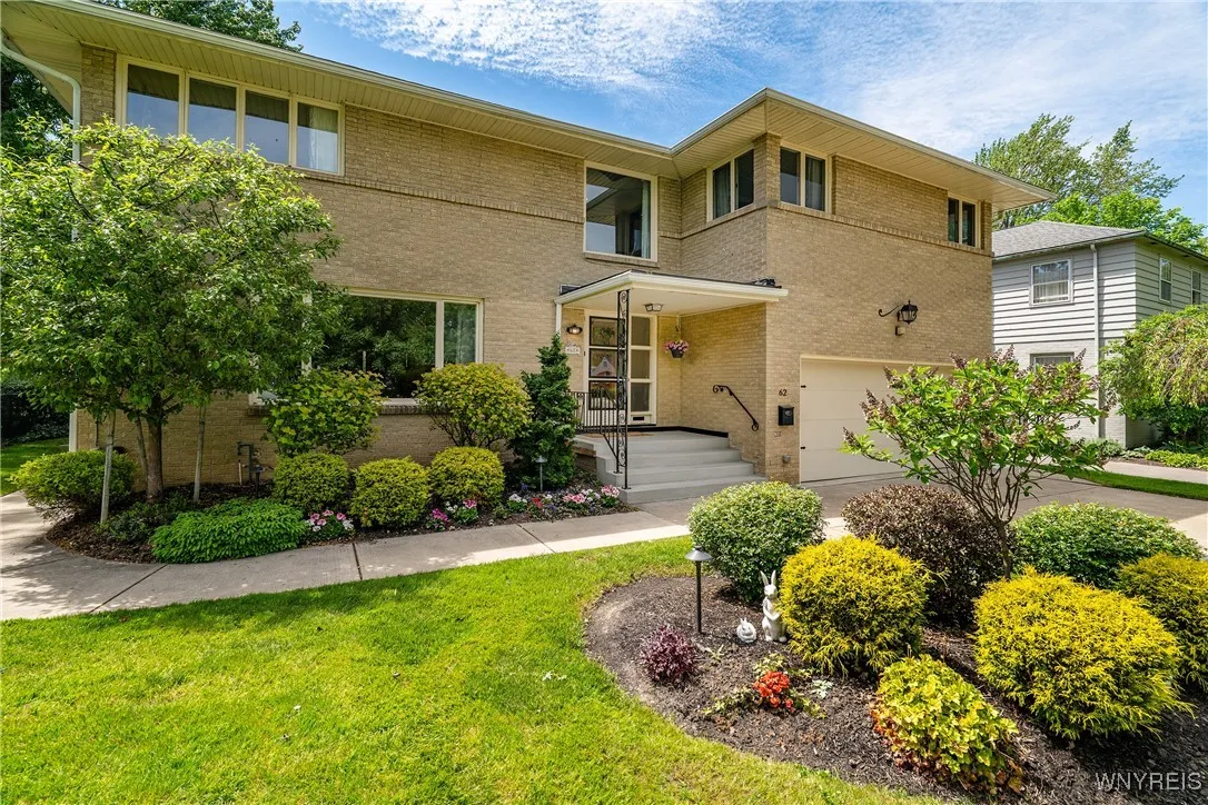62 Hallam Road, Buffalo, New York 14216, Buffalo, New York 14216, 4 Bedrooms Bedrooms, 10 Rooms Rooms,3 BathroomsBathrooms,Residential,For Sale,62 Hallam Road, Buffalo, New York 14216,0,B1608839