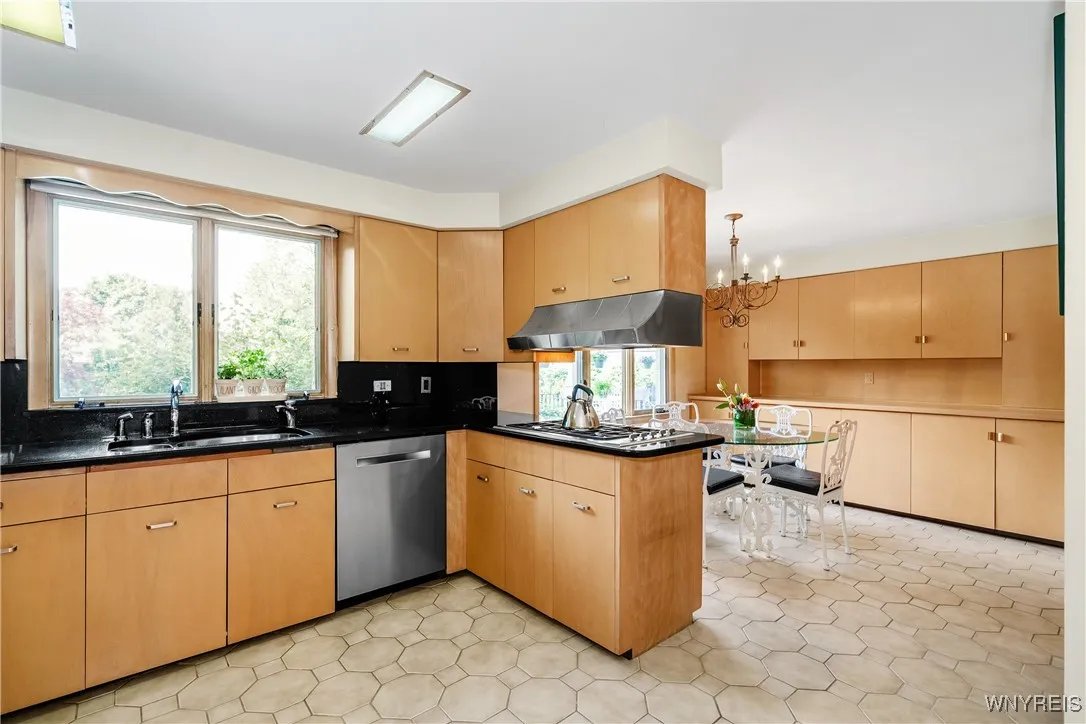 62 Hallam Road, Buffalo, New York 14216, Buffalo, New York 14216, 4 Bedrooms Bedrooms, 10 Rooms Rooms,3 BathroomsBathrooms,Residential,For Sale,62 Hallam Road, Buffalo, New York 14216,0,B1608839