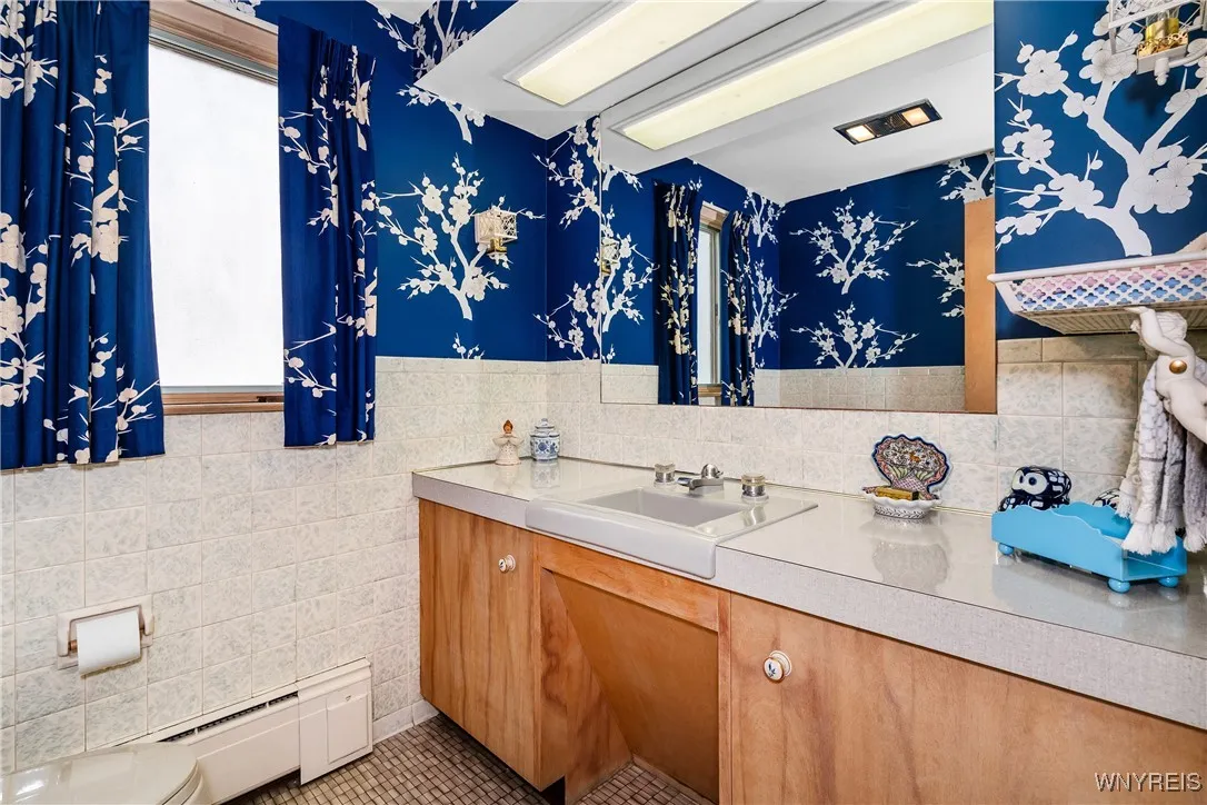 62 Hallam Road, Buffalo, New York 14216, Buffalo, New York 14216, 4 Bedrooms Bedrooms, 10 Rooms Rooms,3 BathroomsBathrooms,Residential,For Sale,62 Hallam Road, Buffalo, New York 14216,0,B1608839