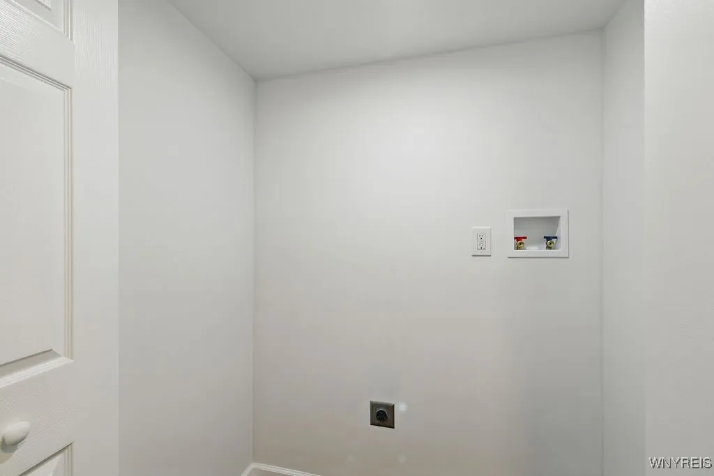 78 Burgundy Circle, West Seneca, New York 14224, West Seneca, New York 14224, 2 Bedrooms Bedrooms, 5 Rooms Rooms,1 BathroomBathrooms,Residential,Closed,78 Burgundy Circle, West Seneca, New York 14224,B1611611