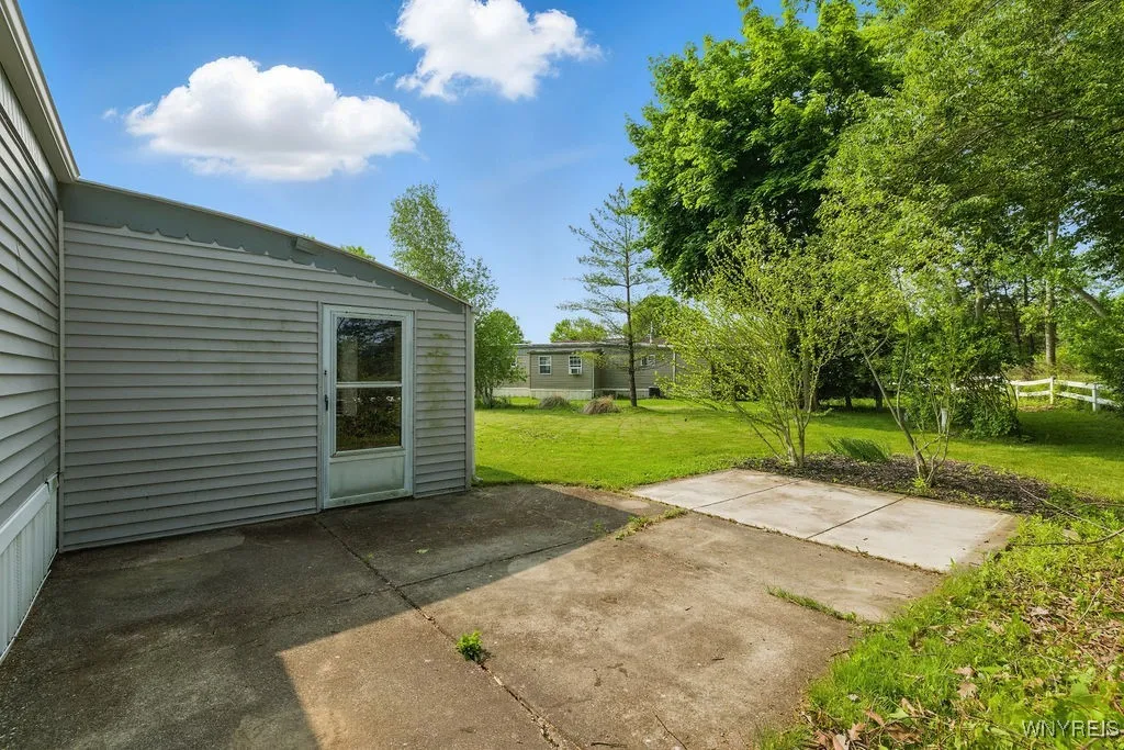 78 Burgundy Circle, West Seneca, New York 14224, West Seneca, New York 14224, 2 Bedrooms Bedrooms, 5 Rooms Rooms,1 BathroomBathrooms,Residential,Closed,78 Burgundy Circle, West Seneca, New York 14224,B1611611