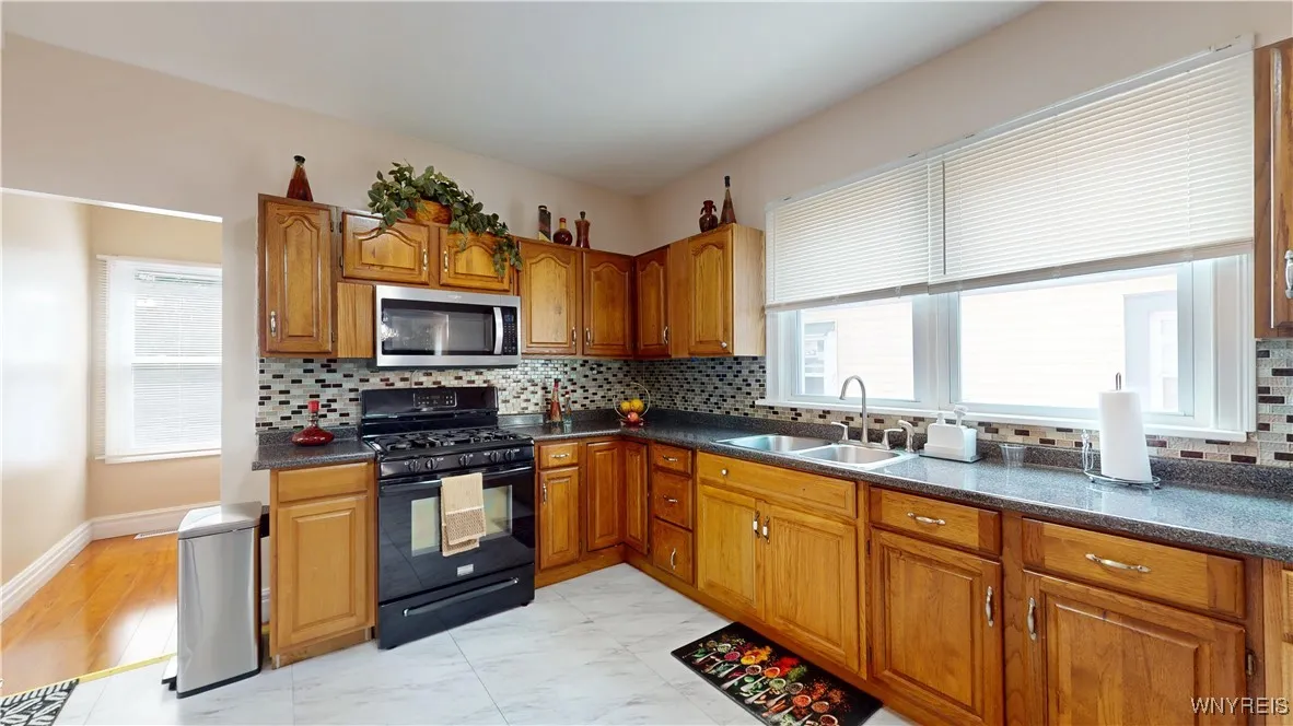 239 Keystone Street, Buffalo, New York 14211, Buffalo, New York 14211, 4 Bedrooms Bedrooms, 7 Rooms Rooms,2 BathroomsBathrooms,Residential,Closed,239 Keystone Street, Buffalo, New York 14211,0,B1608455