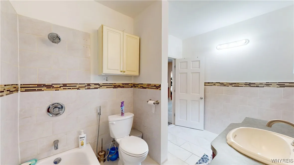 239 Keystone Street, Buffalo, New York 14211, Buffalo, New York 14211, 4 Bedrooms Bedrooms, 7 Rooms Rooms,2 BathroomsBathrooms,Residential,Closed,239 Keystone Street, Buffalo, New York 14211,0,B1608455