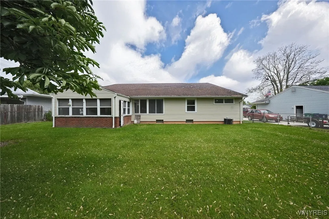1104 98th Street, Niagara Falls, New York 14304, Niagara Falls, New York 14304, 3 Bedrooms Bedrooms, 6 Rooms Rooms,1 BathroomBathrooms,Residential,Closed,1104 98th Street, Niagara Falls, New York 14304,B1611718