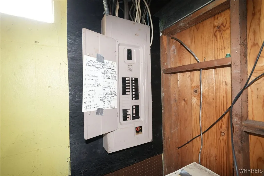1104 98th Street, Niagara Falls, New York 14304, Niagara Falls, New York 14304, 3 Bedrooms Bedrooms, 6 Rooms Rooms,1 BathroomBathrooms,Residential,Closed,1104 98th Street, Niagara Falls, New York 14304,B1611718
