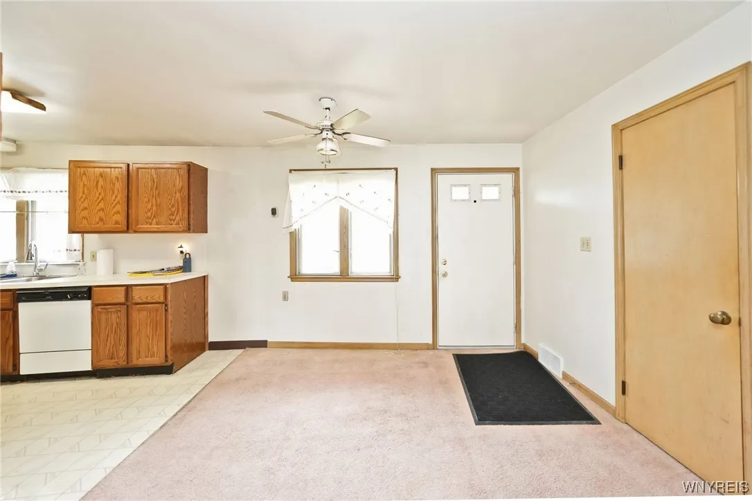 1104 98th Street, Niagara Falls, New York 14304, Niagara Falls, New York 14304, 3 Bedrooms Bedrooms, 6 Rooms Rooms,1 BathroomBathrooms,Residential,Closed,1104 98th Street, Niagara Falls, New York 14304,B1611718