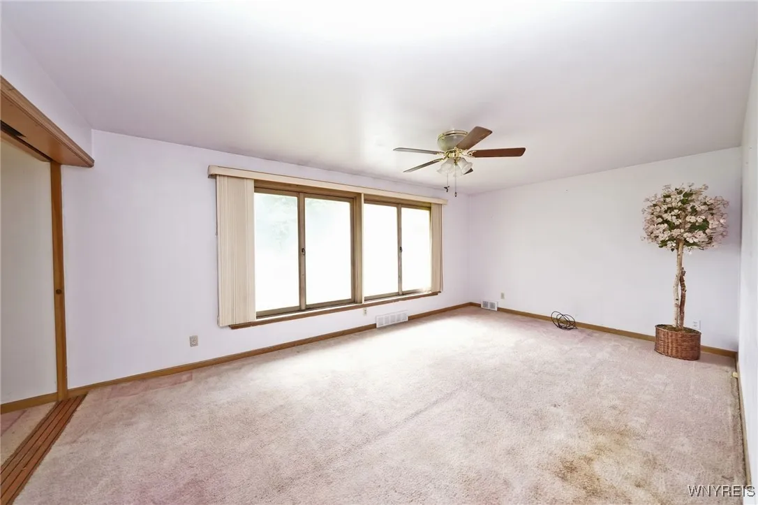1104 98th Street, Niagara Falls, New York 14304, Niagara Falls, New York 14304, 3 Bedrooms Bedrooms, 6 Rooms Rooms,1 BathroomBathrooms,Residential,Closed,1104 98th Street, Niagara Falls, New York 14304,B1611718