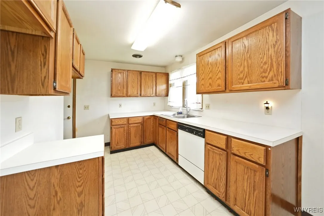 1104 98th Street, Niagara Falls, New York 14304, Niagara Falls, New York 14304, 3 Bedrooms Bedrooms, 6 Rooms Rooms,1 BathroomBathrooms,Residential,Closed,1104 98th Street, Niagara Falls, New York 14304,B1611718
