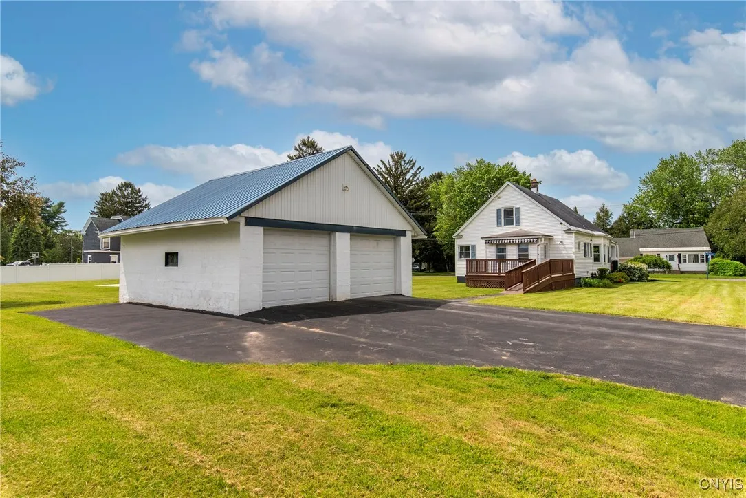 69 Clinton Street, New Hartford, New York 13417, New Hartford, New York 13417, 4 Bedrooms Bedrooms, 9 Rooms Rooms,2 BathroomsBathrooms,Residential,Closed,69 Clinton Street, New Hartford, New York 13417,0,S1610783
