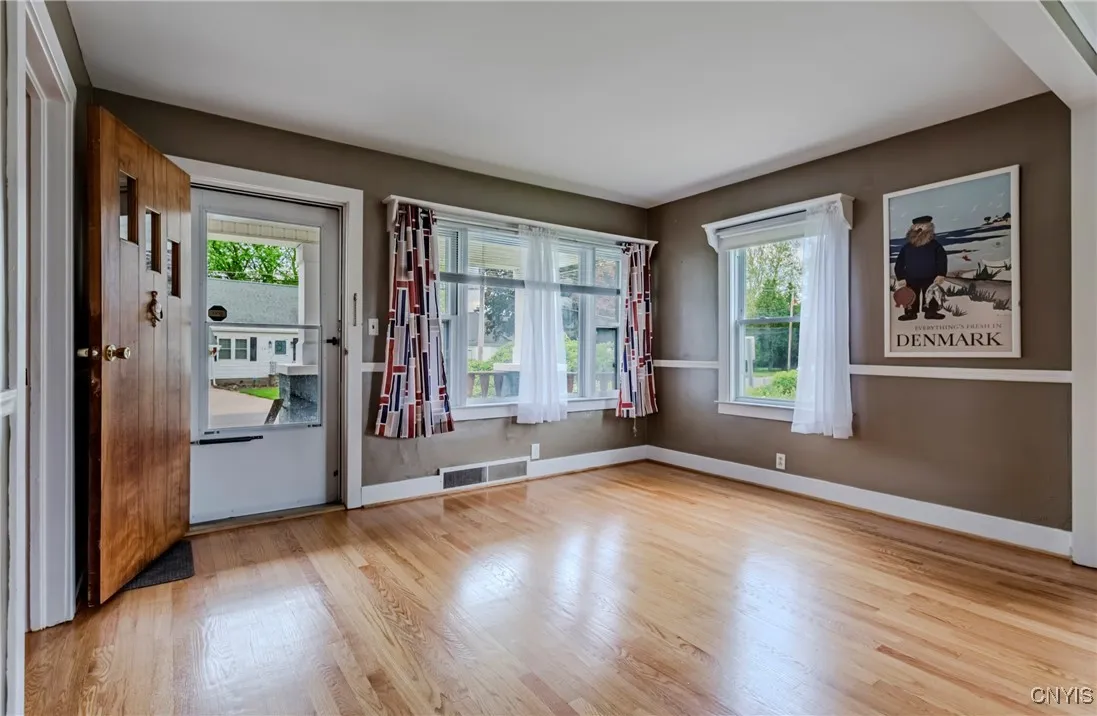 69 Clinton Street, New Hartford, New York 13417, New Hartford, New York 13417, 4 Bedrooms Bedrooms, 9 Rooms Rooms,2 BathroomsBathrooms,Residential,Closed,69 Clinton Street, New Hartford, New York 13417,0,S1610783