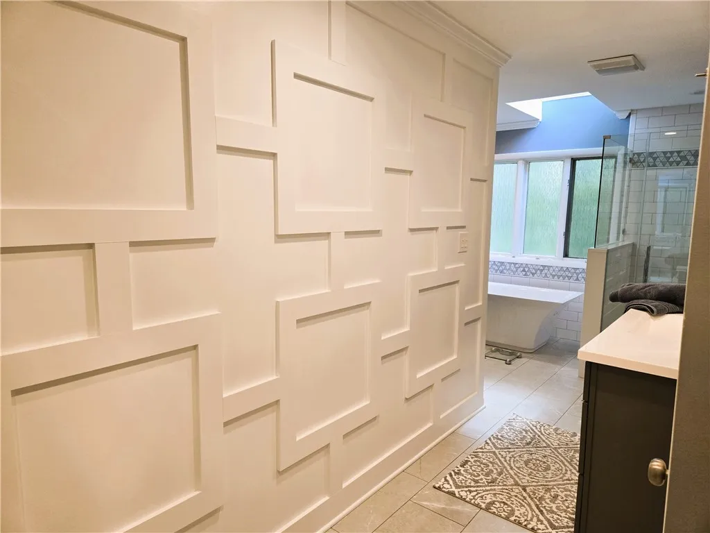 And...THIS is the master bath...