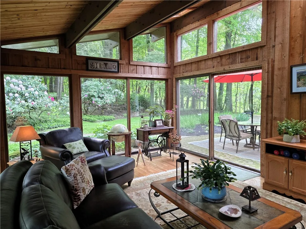 The view from here will make you feel like you went to the cabin as soon as you come through the threshold.