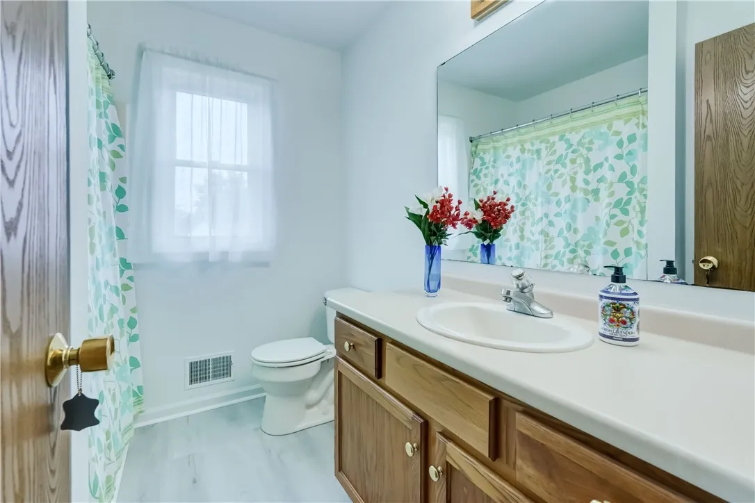 16 Hazel Bark Run, Gates, New York 14606, Gates, New York 14606, 3 Bedrooms Bedrooms, 6 Rooms Rooms,1 BathroomBathrooms,Residential,Closed,16 Hazel Bark Run, Gates, New York 14606,0,R1604704