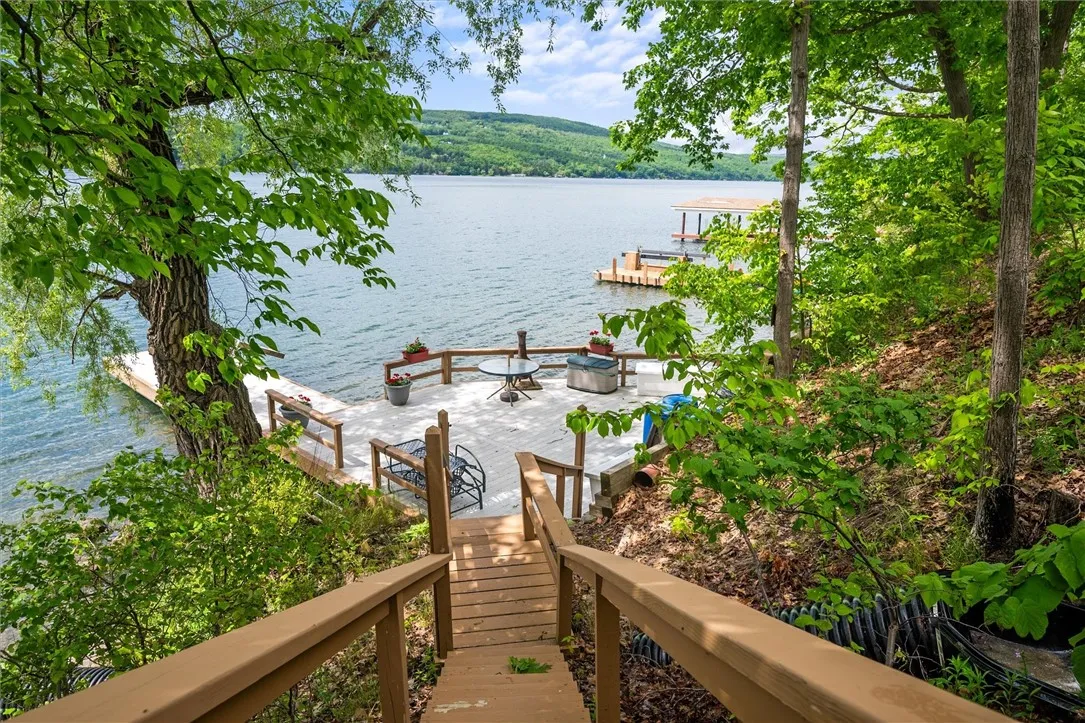 Stairs down to Lake.