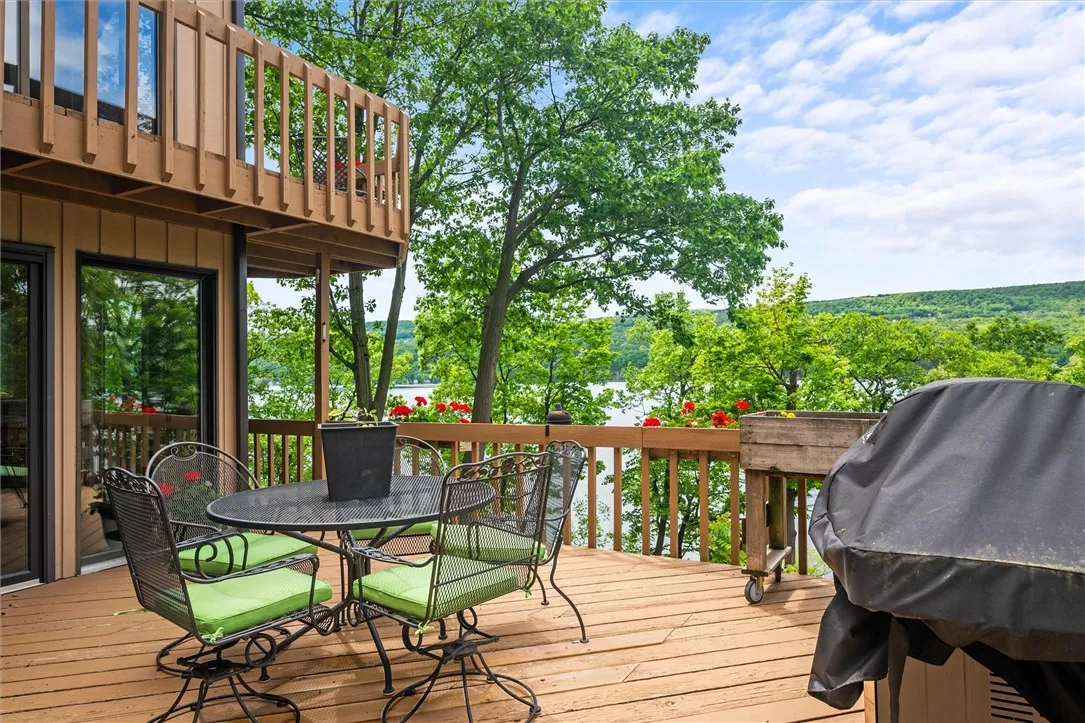 Main level deck overlooking the lake.