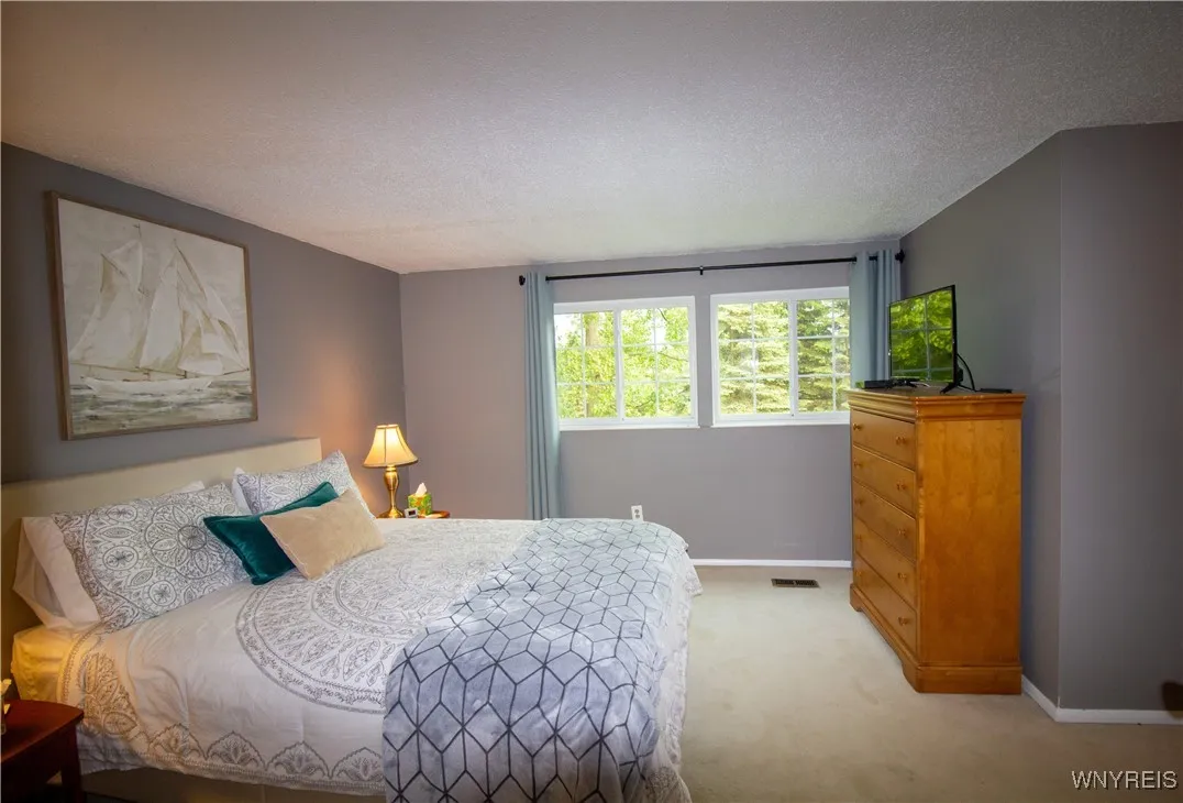 17 Apollo Drive, Amherst, New York 14228, Amherst, New York 14228, 3 Bedrooms Bedrooms, 8 Rooms Rooms,1 BathroomBathrooms,Residential,For Sale,17 Apollo Drive, Amherst, New York 14228,B1611807