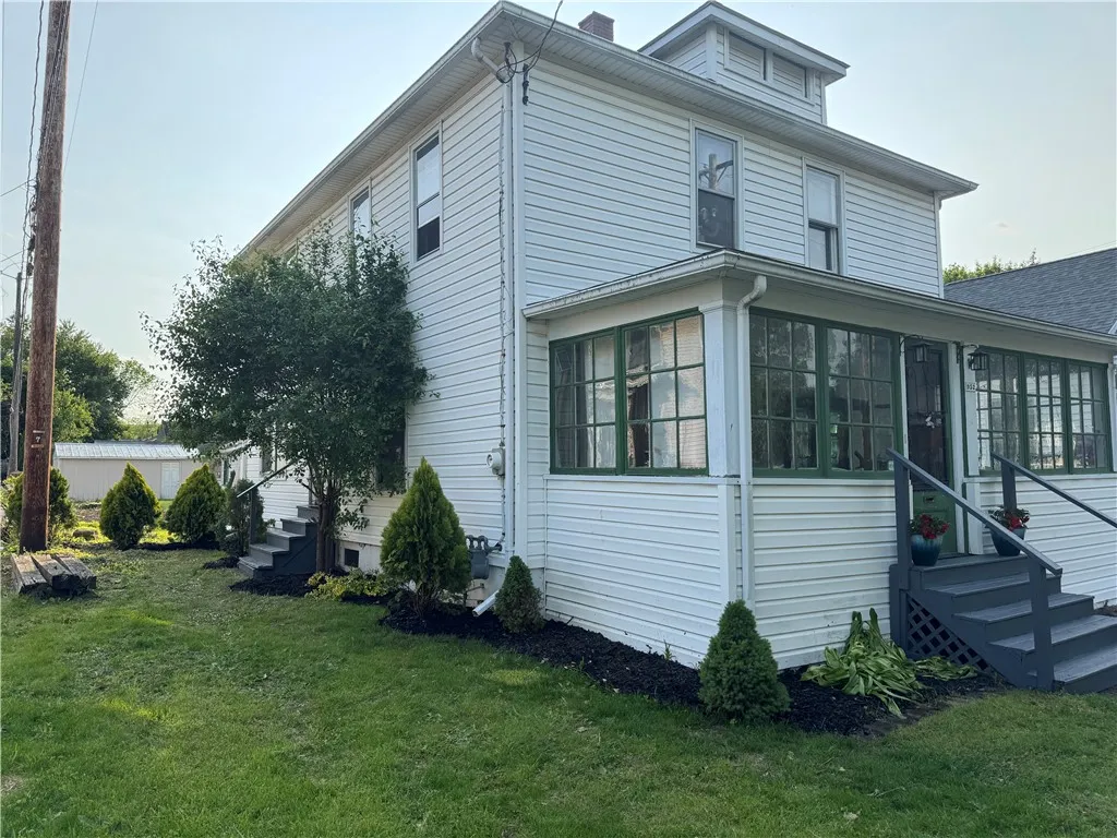 952 Erie Street, Elmira-city, New York 14904, Elmira City, New York 14904, 4 Bedrooms Bedrooms, 11 Rooms Rooms,1 BathroomBathrooms,Residential,Closed,952 Erie Street, Elmira-city, New York 14904,R1611570