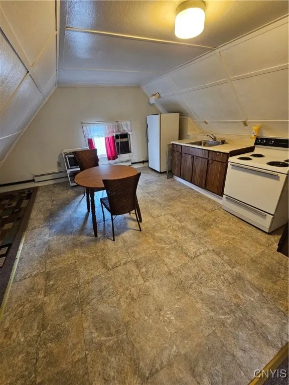 615 State Street 5, Wilna, New York 13619, Wilna, New York 13619, 1 Bedroom Bedrooms, 3 Rooms Rooms,1 BathroomBathrooms,Residential Lease,Closed,615 State Street 5, Wilna, New York 13619,S1611832