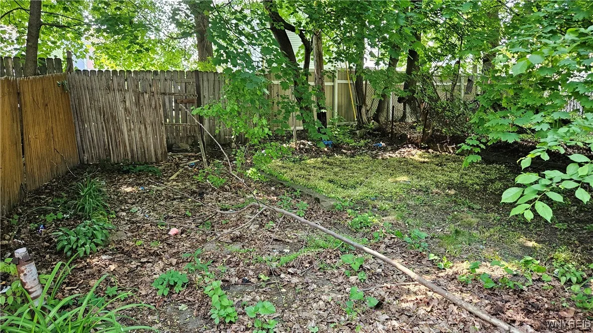 198 Mulberry Street, Buffalo, New York 14204, Buffalo, New York 14204, 4 Bedrooms Bedrooms, 8 Rooms Rooms,1 BathroomBathrooms,Residential,For Sale,198 Mulberry Street, Buffalo, New York 14204,B1611650