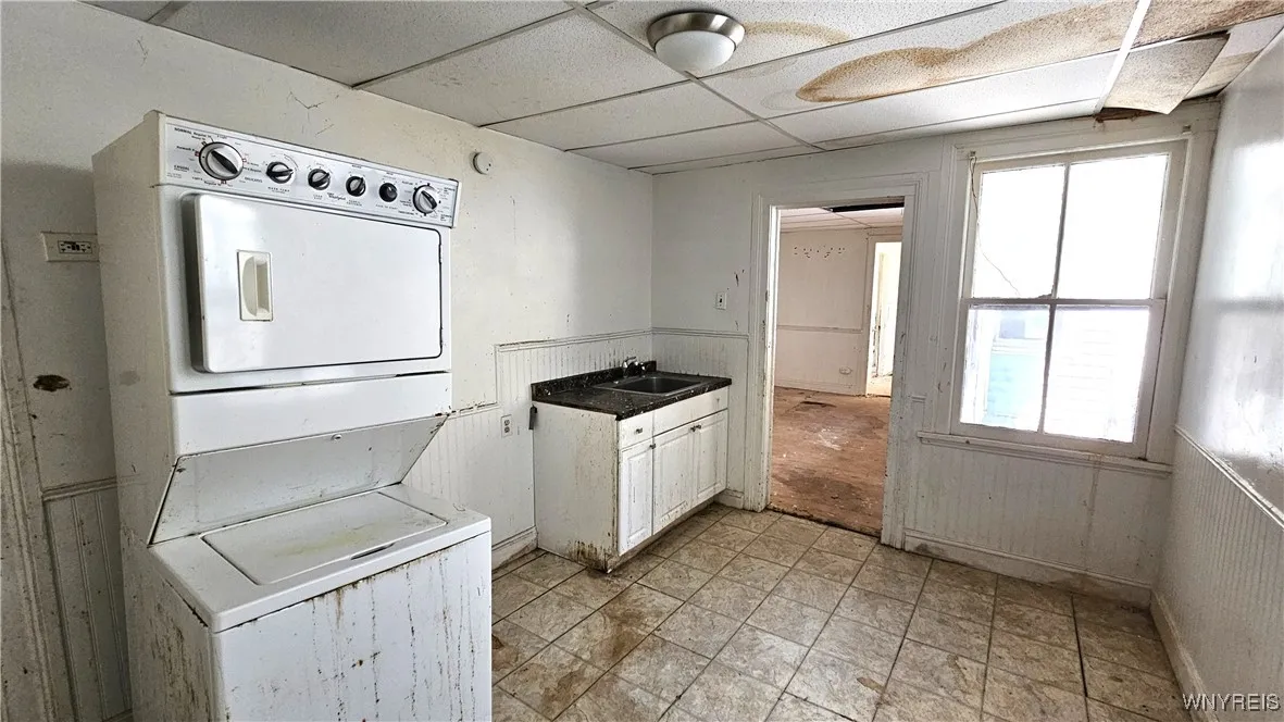 198 Mulberry Street, Buffalo, New York 14204, Buffalo, New York 14204, 4 Bedrooms Bedrooms, 8 Rooms Rooms,1 BathroomBathrooms,Residential,For Sale,198 Mulberry Street, Buffalo, New York 14204,B1611650