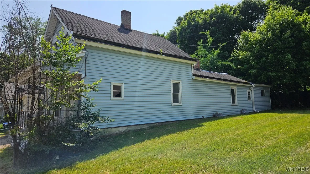 198 Mulberry Street, Buffalo, New York 14204, Buffalo, New York 14204, 4 Bedrooms Bedrooms, 8 Rooms Rooms,1 BathroomBathrooms,Residential,For Sale,198 Mulberry Street, Buffalo, New York 14204,B1611650