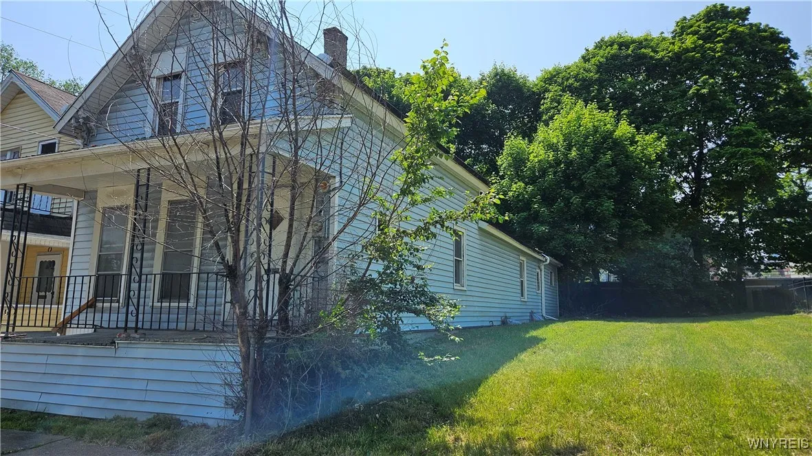 198 Mulberry Street, Buffalo, New York 14204, Buffalo, New York 14204, 4 Bedrooms Bedrooms, 8 Rooms Rooms,1 BathroomBathrooms,Residential,For Sale,198 Mulberry Street, Buffalo, New York 14204,B1611650