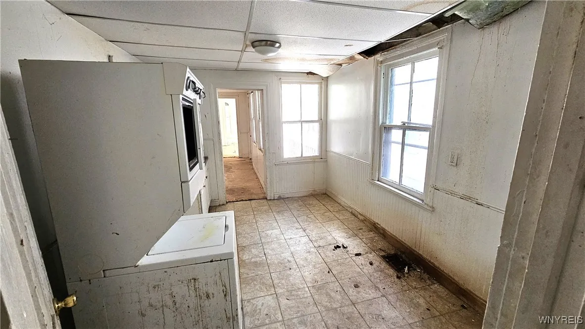 198 Mulberry Street, Buffalo, New York 14204, Buffalo, New York 14204, 4 Bedrooms Bedrooms, 8 Rooms Rooms,1 BathroomBathrooms,Residential,For Sale,198 Mulberry Street, Buffalo, New York 14204,B1611650