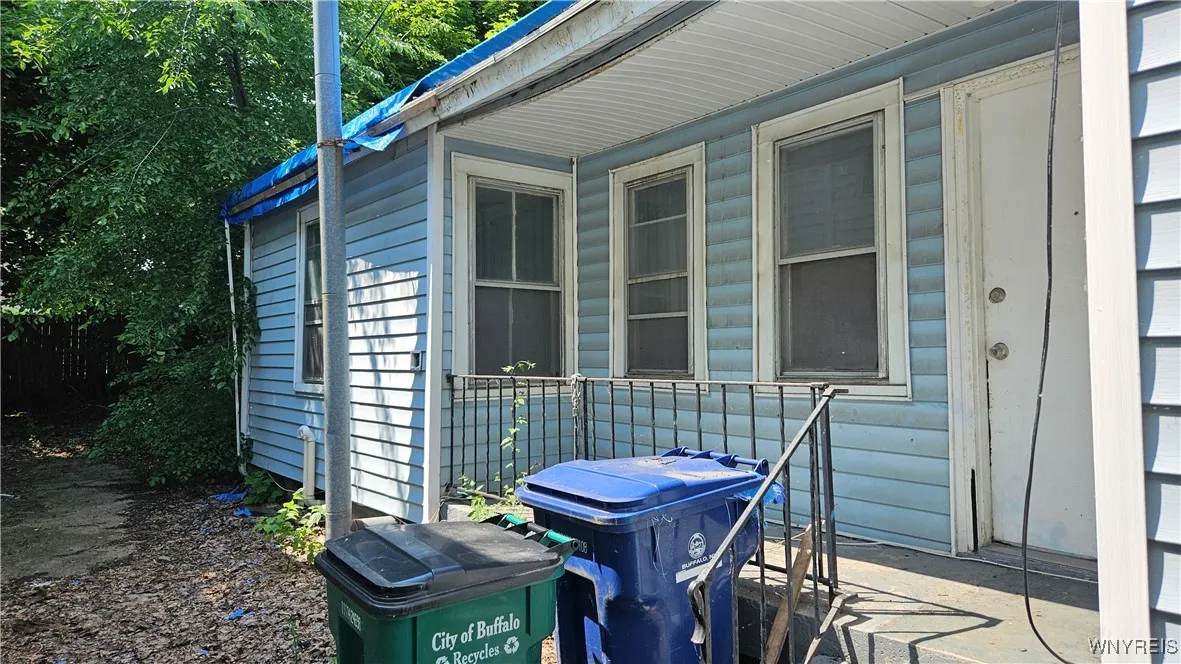 198 Mulberry Street, Buffalo, New York 14204, Buffalo, New York 14204, 4 Bedrooms Bedrooms, 8 Rooms Rooms,1 BathroomBathrooms,Residential,For Sale,198 Mulberry Street, Buffalo, New York 14204,B1611650