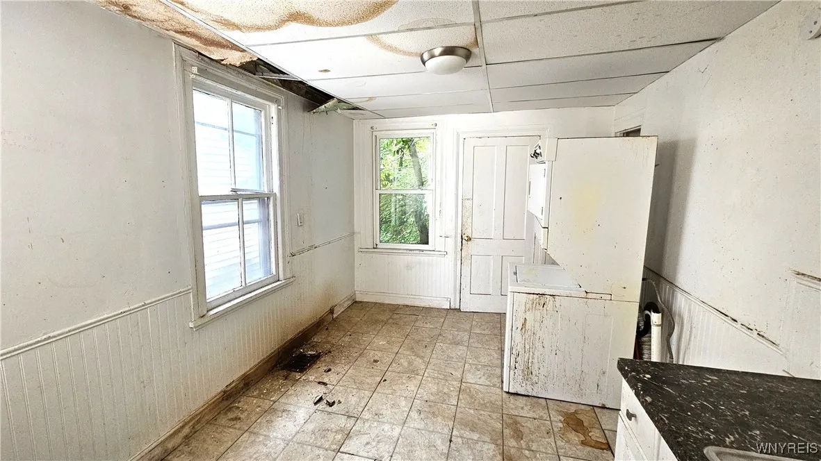 198 Mulberry Street, Buffalo, New York 14204, Buffalo, New York 14204, 4 Bedrooms Bedrooms, 8 Rooms Rooms,1 BathroomBathrooms,Residential,For Sale,198 Mulberry Street, Buffalo, New York 14204,B1611650