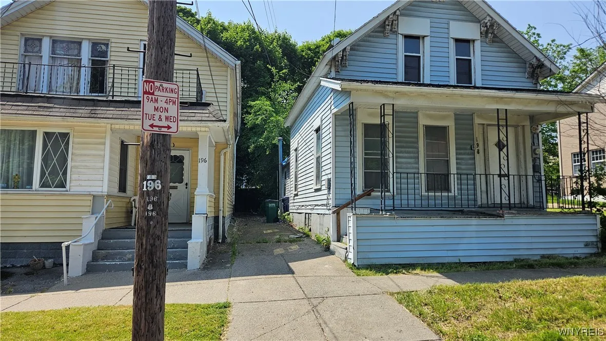 198 Mulberry Street, Buffalo, New York 14204, Buffalo, New York 14204, 4 Bedrooms Bedrooms, 8 Rooms Rooms,1 BathroomBathrooms,Residential,For Sale,198 Mulberry Street, Buffalo, New York 14204,B1611650