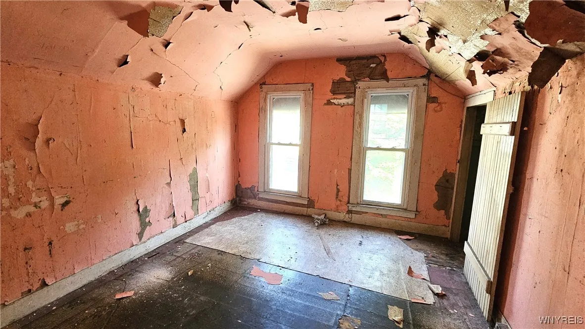 198 Mulberry Street, Buffalo, New York 14204, Buffalo, New York 14204, 4 Bedrooms Bedrooms, 8 Rooms Rooms,1 BathroomBathrooms,Residential,For Sale,198 Mulberry Street, Buffalo, New York 14204,B1611650