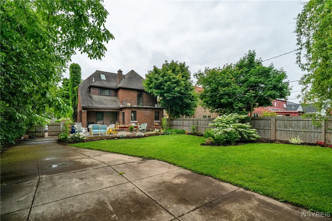 1078 Amherst Street, Buffalo, New York 14216, Buffalo, New York 14216, 3 Bedrooms Bedrooms, 9 Rooms Rooms,2 BathroomsBathrooms,Residential,Closed,1078 Amherst Street, Buffalo, New York 14216,0,B1611030