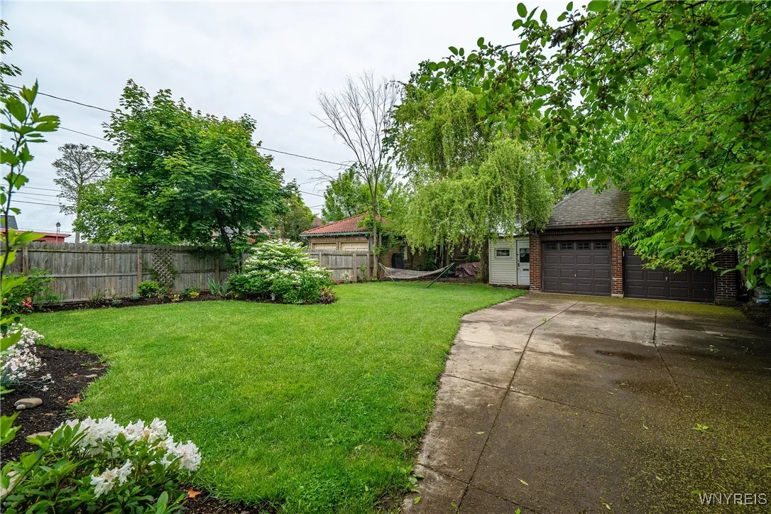 1078 Amherst Street, Buffalo, New York 14216, Buffalo, New York 14216, 3 Bedrooms Bedrooms, 9 Rooms Rooms,2 BathroomsBathrooms,Residential,Closed,1078 Amherst Street, Buffalo, New York 14216,0,B1611030