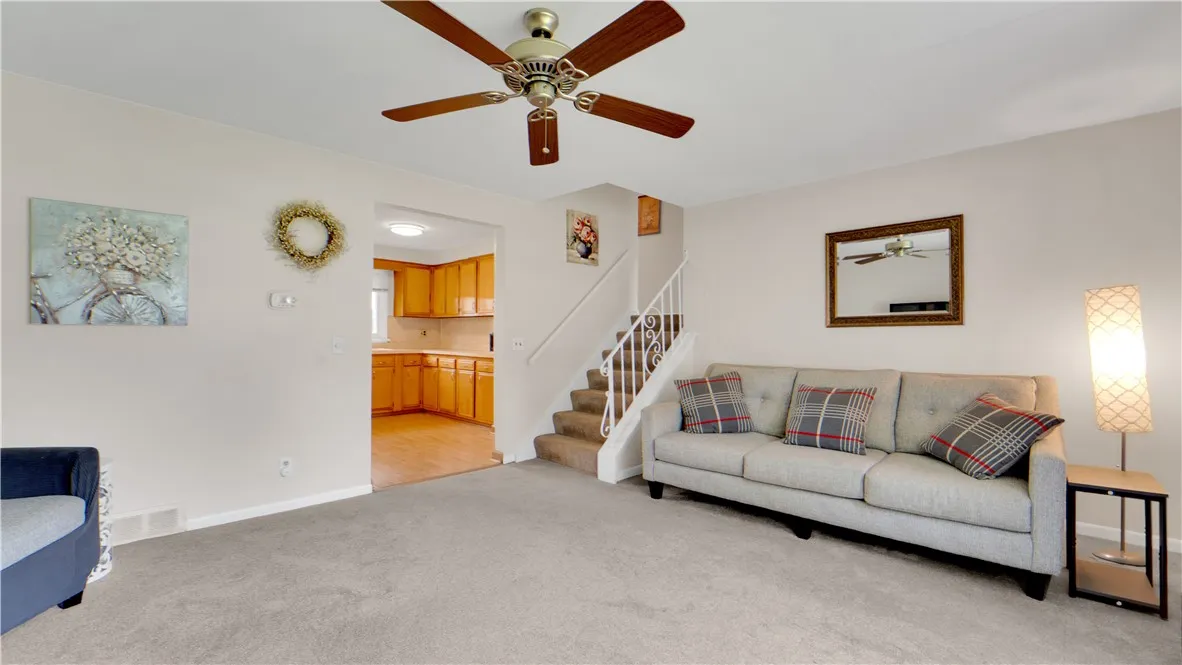 42 Rigney Lane, Greece, New York 14612, Greece, New York 14612, 3 Bedrooms Bedrooms, 6 Rooms Rooms,1 BathroomBathrooms,Residential,Closed,42 Rigney Lane, Greece, New York 14612,R1610052