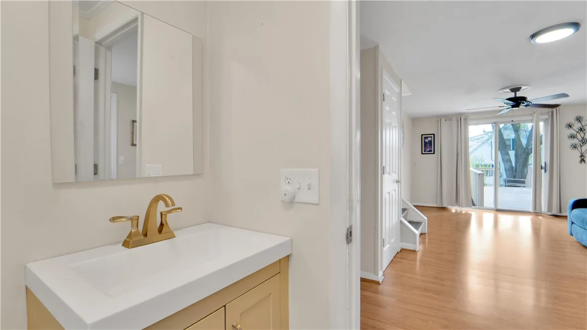 42 Rigney Lane, Greece, New York 14612, Greece, New York 14612, 3 Bedrooms Bedrooms, 6 Rooms Rooms,1 BathroomBathrooms,Residential,Closed,42 Rigney Lane, Greece, New York 14612,R1610052