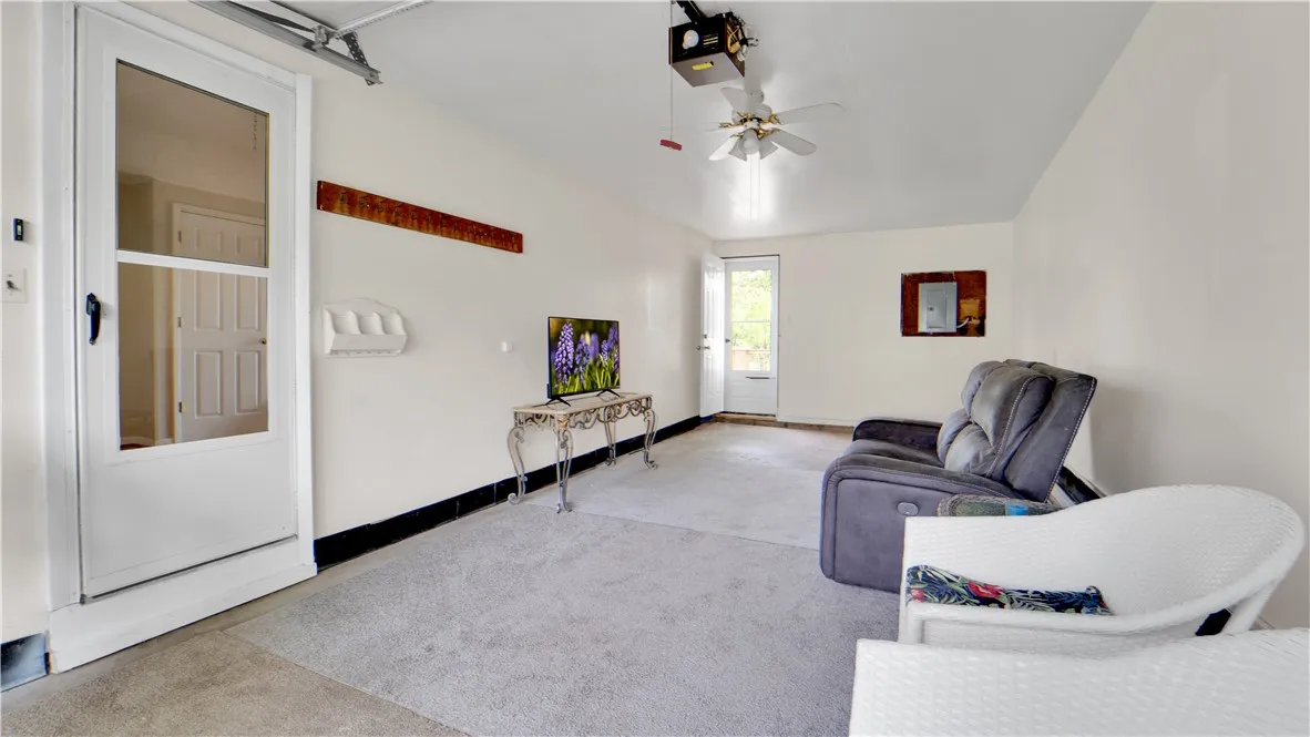 42 Rigney Lane, Greece, New York 14612, Greece, New York 14612, 3 Bedrooms Bedrooms, 6 Rooms Rooms,1 BathroomBathrooms,Residential,Closed,42 Rigney Lane, Greece, New York 14612,R1610052