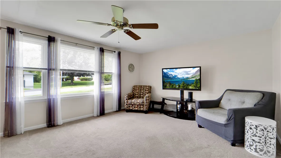 42 Rigney Lane, Greece, New York 14612, Greece, New York 14612, 3 Bedrooms Bedrooms, 6 Rooms Rooms,1 BathroomBathrooms,Residential,Closed,42 Rigney Lane, Greece, New York 14612,R1610052