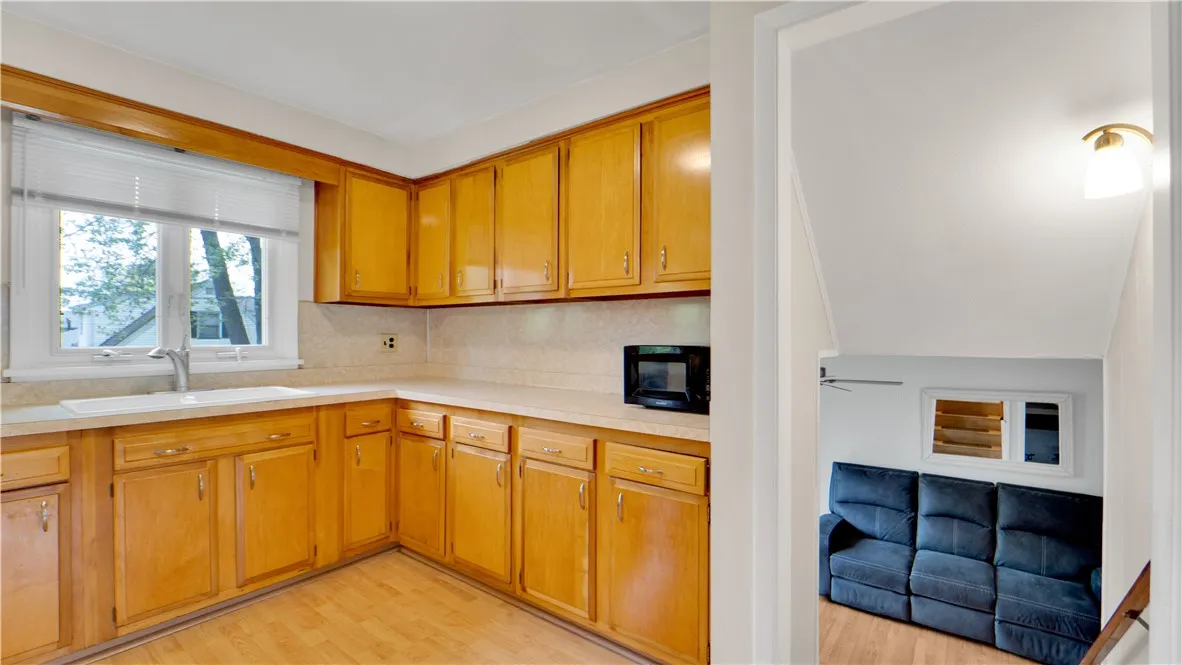 42 Rigney Lane, Greece, New York 14612, Greece, New York 14612, 3 Bedrooms Bedrooms, 6 Rooms Rooms,1 BathroomBathrooms,Residential,Closed,42 Rigney Lane, Greece, New York 14612,R1610052