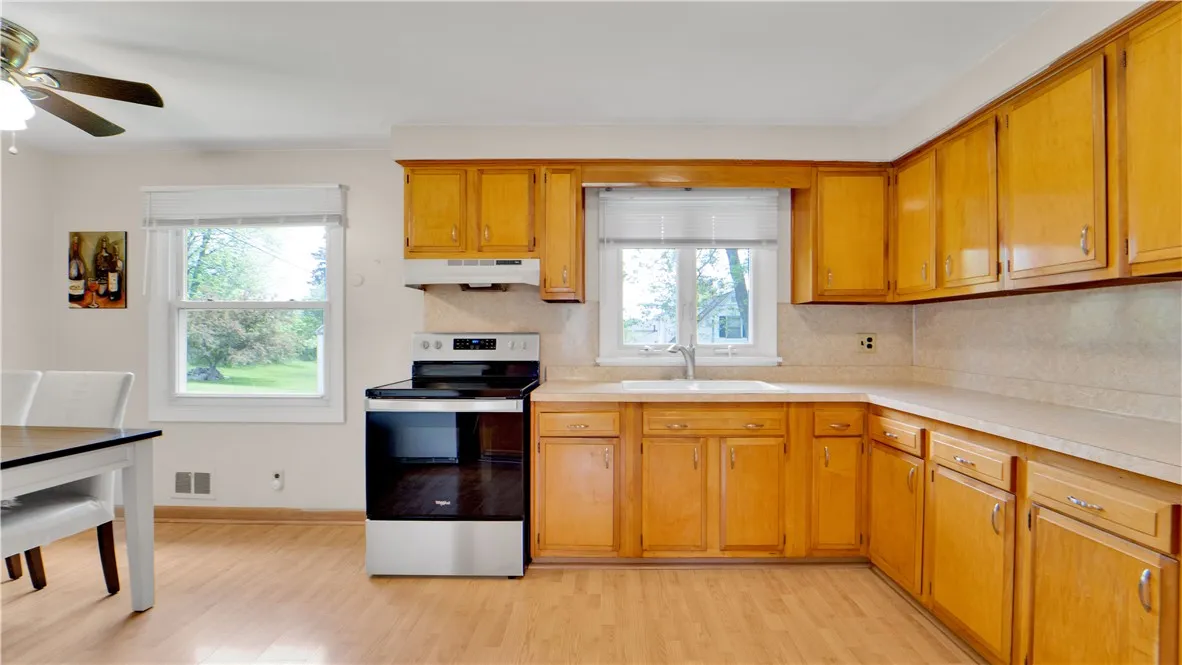 42 Rigney Lane, Greece, New York 14612, Greece, New York 14612, 3 Bedrooms Bedrooms, 6 Rooms Rooms,1 BathroomBathrooms,Residential,Closed,42 Rigney Lane, Greece, New York 14612,R1610052