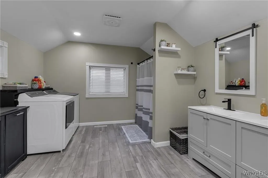 3293 Hartland Road, Hartland, New York 14067, Hartland, New York 14067, 3 Bedrooms Bedrooms, 6 Rooms Rooms,1 BathroomBathrooms,Residential,Closed,3293 Hartland Road, Hartland, New York 14067,0,B1611061