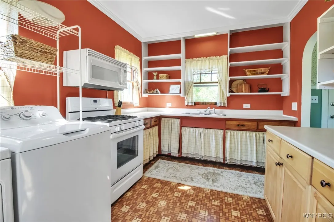 2653 Wende Road, Alden, New York 14004, Alden, New York 14004, 3 Bedrooms Bedrooms, 8 Rooms Rooms,1 BathroomBathrooms,Residential,Closed,2653 Wende Road, Alden, New York 14004,0,B1611465