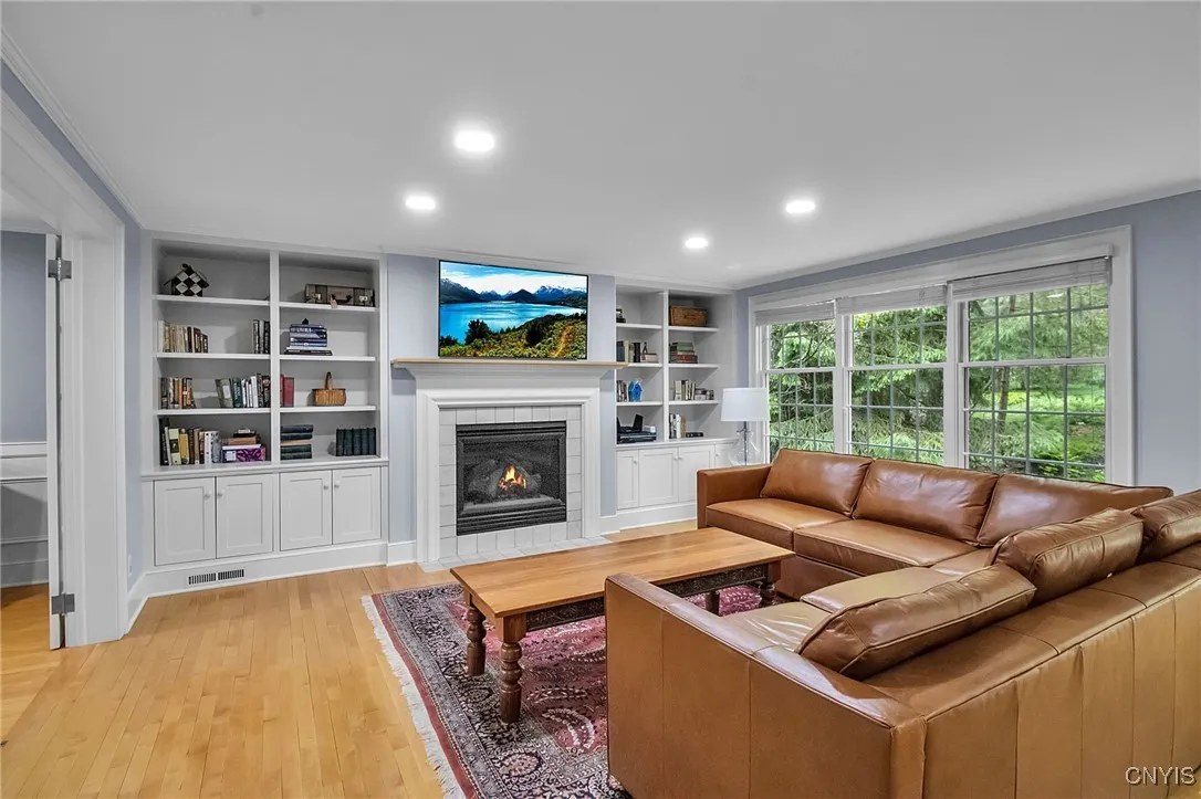 11 S Meadow Dr, Orchard Park, New York 14127, Orchard Park, New York 14127, 4 Bedrooms Bedrooms, 10 Rooms Rooms,3 BathroomsBathrooms,Residential,For Sale,11 S Meadow Dr, Orchard Park, New York 14127,S1611425