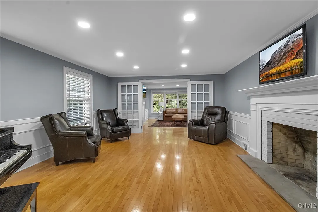 This picture has been virtually staged with the chairs.