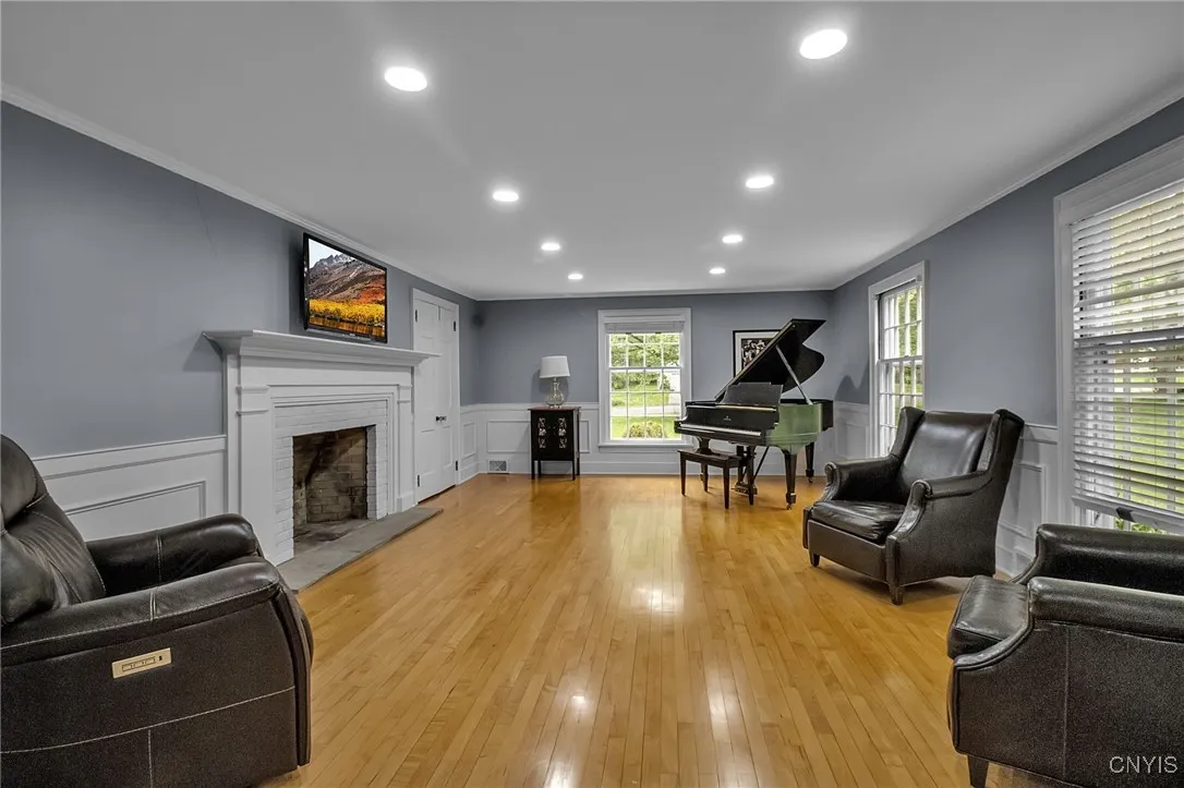 This picture has been virtually staged with the chairs.