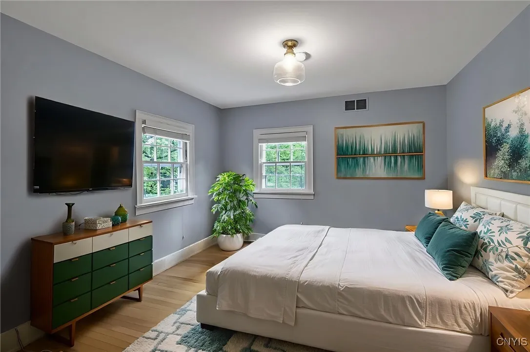 This picture has been virtually staged with the chairs.