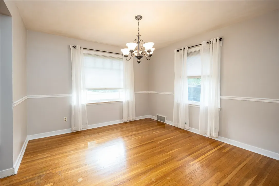 1711 N Winton Road, Irondequoit, New York 14609, Irondequoit, New York 14609, 3 Bedrooms Bedrooms, 7 Rooms Rooms,1 BathroomBathrooms,Residential,Closed,1711 N Winton Road, Irondequoit, New York 14609,R1611822