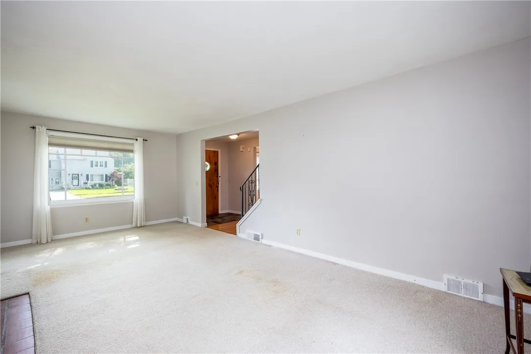 1711 N Winton Road, Irondequoit, New York 14609, Irondequoit, New York 14609, 3 Bedrooms Bedrooms, 7 Rooms Rooms,1 BathroomBathrooms,Residential,Closed,1711 N Winton Road, Irondequoit, New York 14609,R1611822